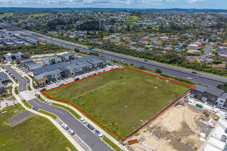 Photo of property in 2 Tieke Lane, Massey, 0614