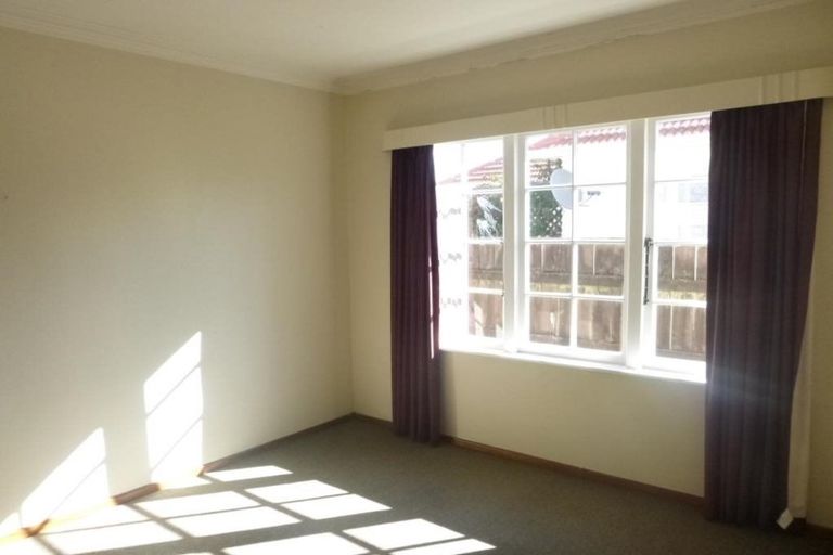 Photo of property in 212 Waiwhetu Road, Waterloo, Lower Hutt, 5011