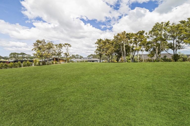 Photo of property in 2 Kelly Road, Riverhead, 0820