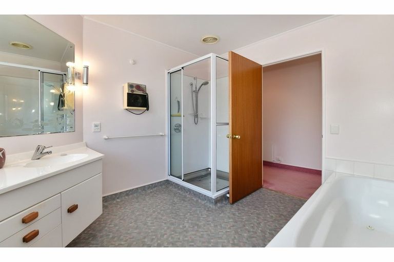 Photo of property in 3 Settlers Grove, Orewa, 0931