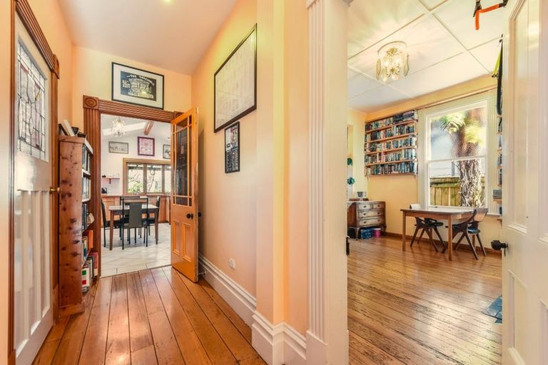 Photo of property in 344 Hardy Street, Nelson, 7010