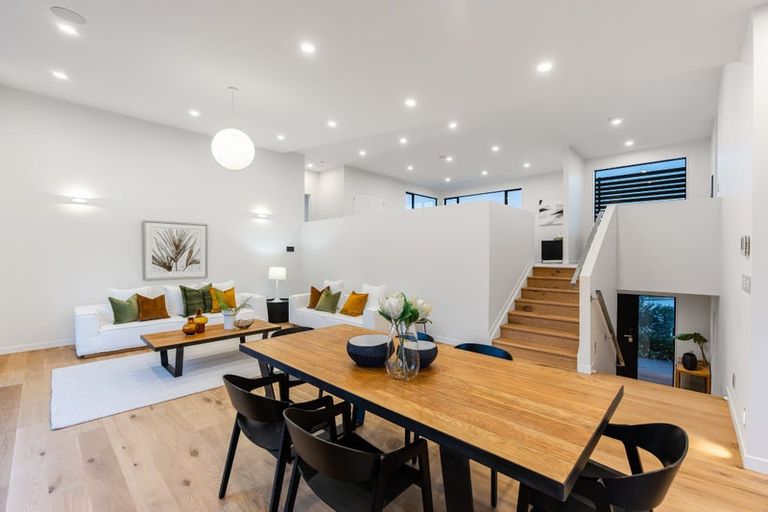 Photo of property in 16 Te Oneroa Way, Long Bay, Auckland, 0630