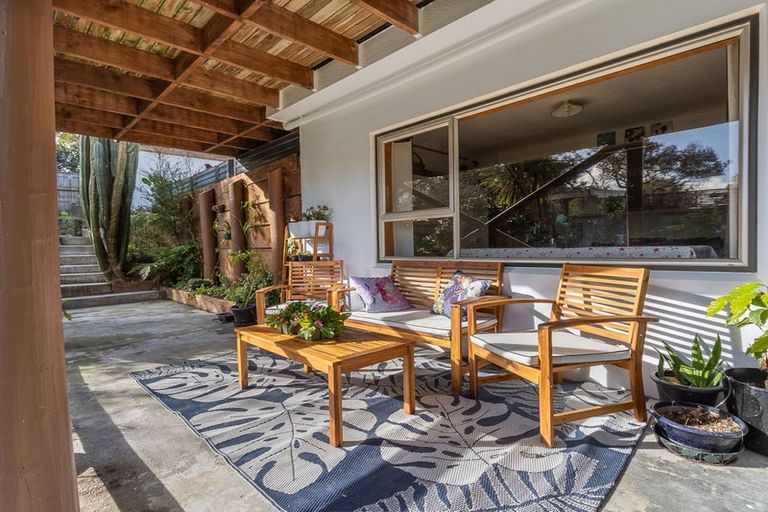 Photo of property in 27 Puriri Road, Waikanae, 5036