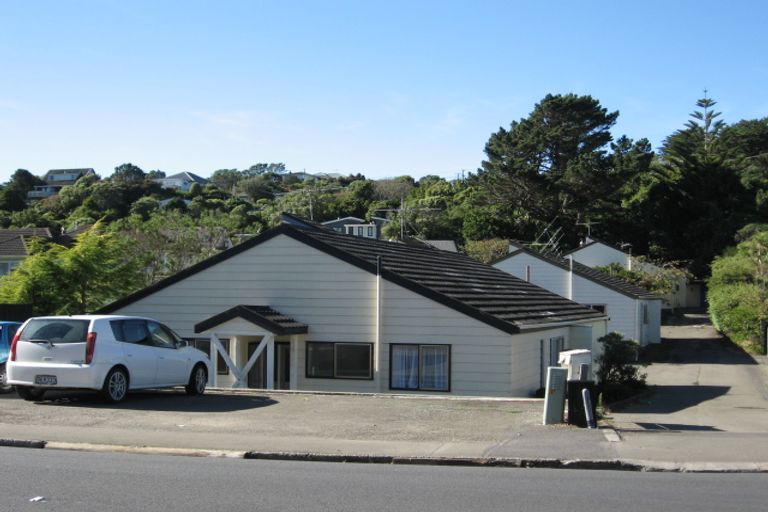 Photo of property in 146u2 Newlands Road, Newlands, Wellington, 6037