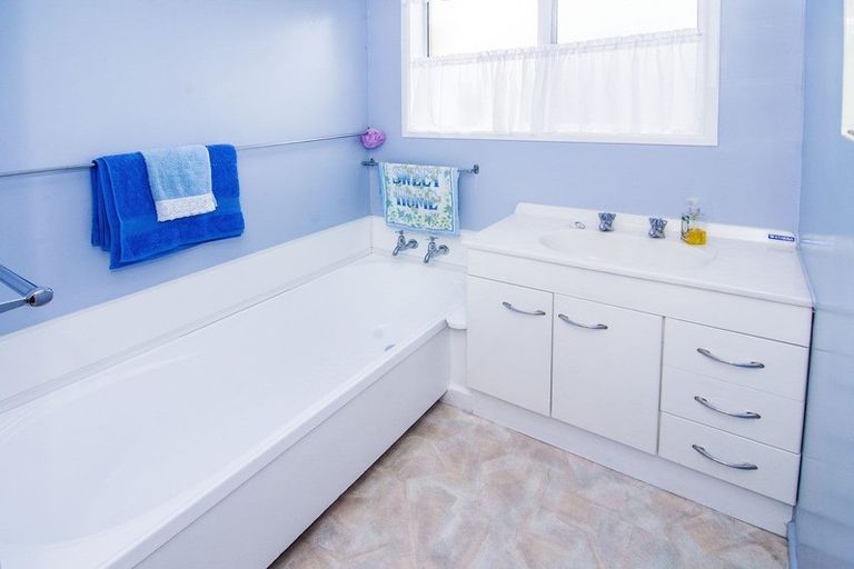 Photo of property in 9 Cambridge Terrace, Masterton, 5810