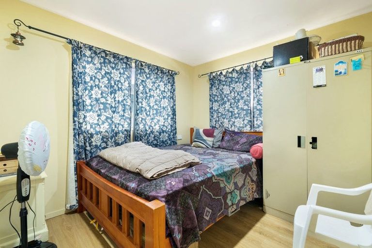 Photo of property in 92 Portage Road, New Lynn, Auckland, 0600