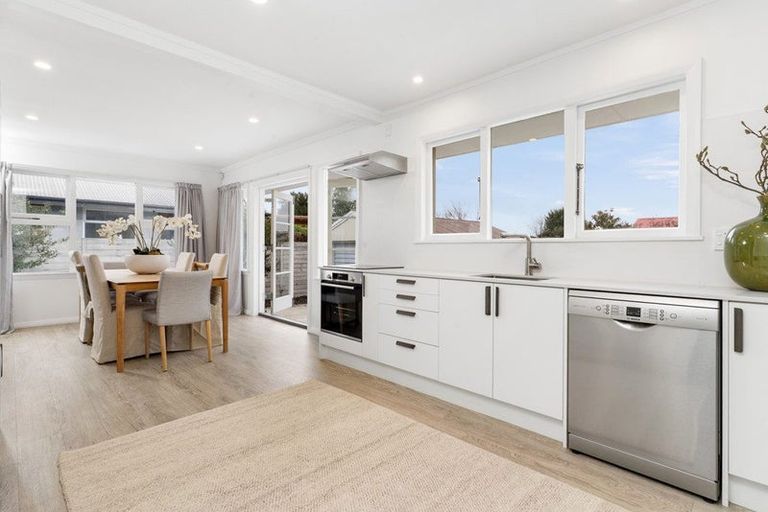 Photo of property in 144 Wairakei Road, Bryndwr, Christchurch, 8053