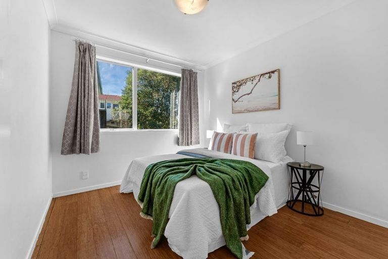 Photo of property in 20 Finn Place, Totara Vale, Auckland, 0629