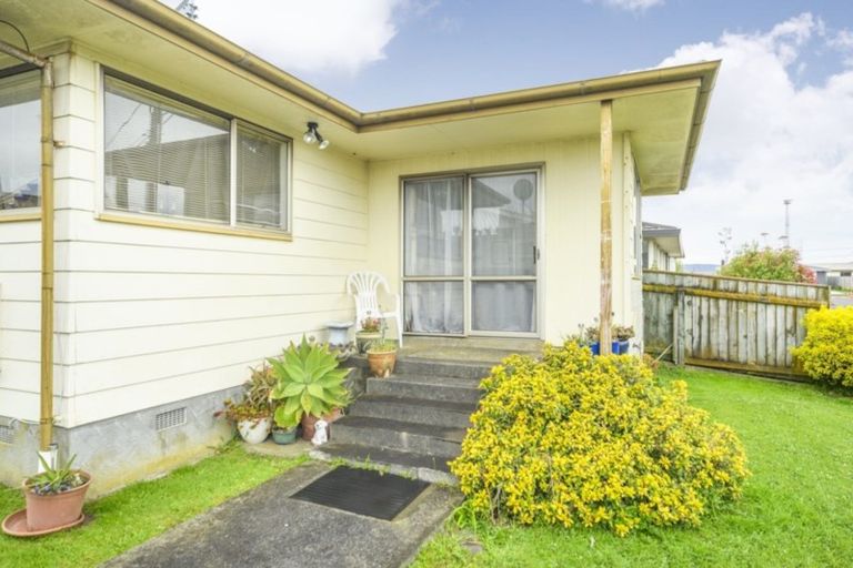 Photo of property in 5 Flint Street, Milson, Palmerston North, 4414