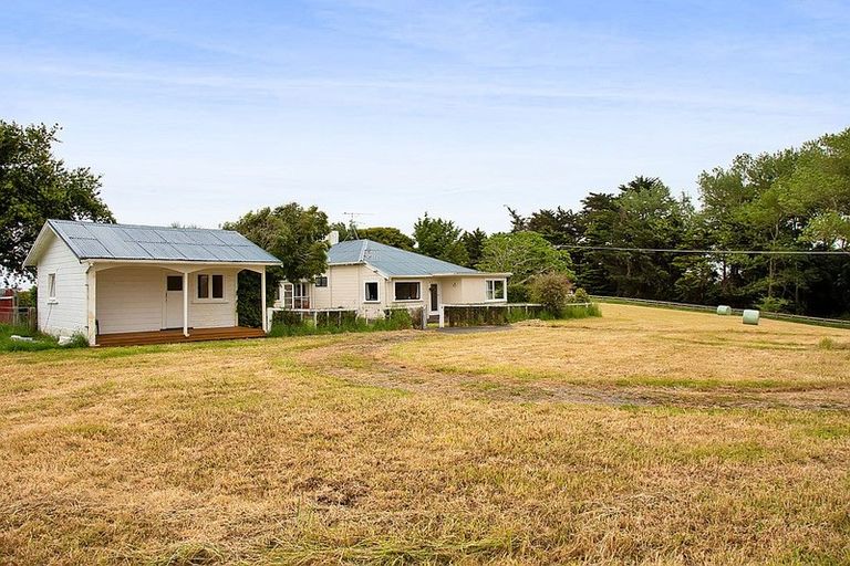 Photo of property in 242 Turuturu Road, Hawera, 4674