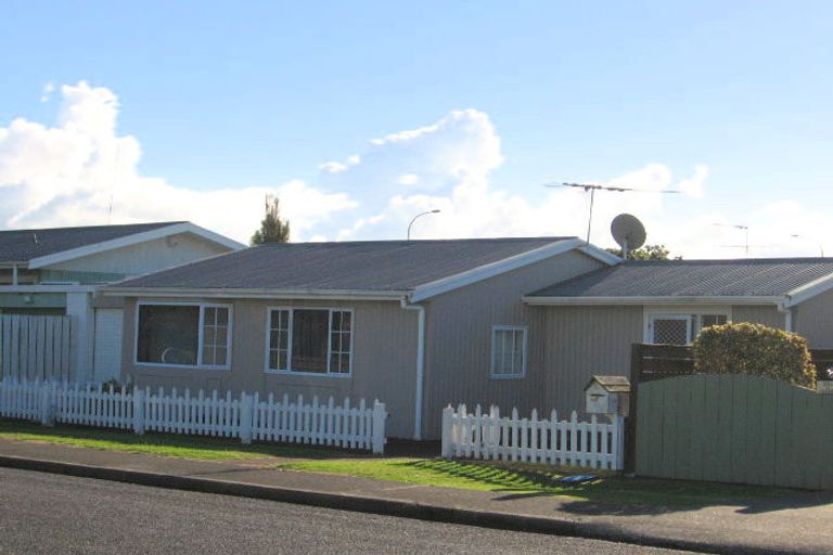 Photo of property in 25a Riverside Road, Orewa, 0931
