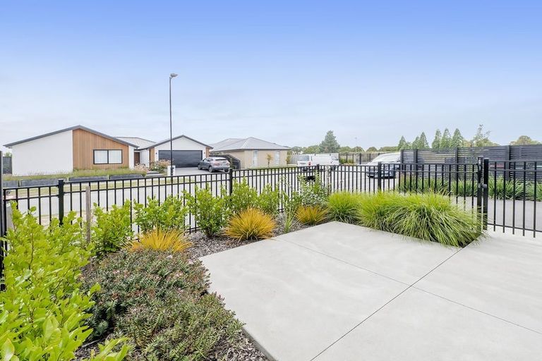 Photo of property in 12 Miromiro Street, Broomfield, Christchurch, 8042