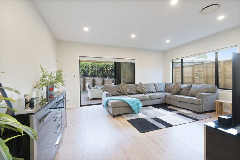 Photo of property in 23b Westgate Drive, Westgate, Auckland, 0614