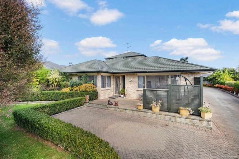 Photo of property in 31 Maghera Drive, East Tamaki Heights, Auckland, 2016
