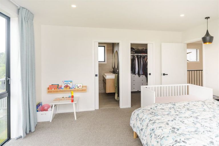 Photo of property in 18 Silkwood Place, Fitzherbert, Palmerston North, 4410