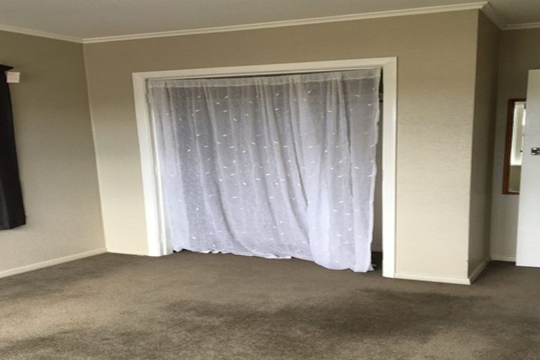 Photo of property in 5 Fraser Avenue, Johnsonville, Wellington, 6037