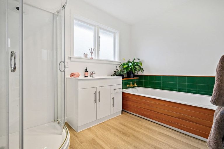 Photo of property in 180 Avonhead Road, Avonhead, Christchurch, 8042