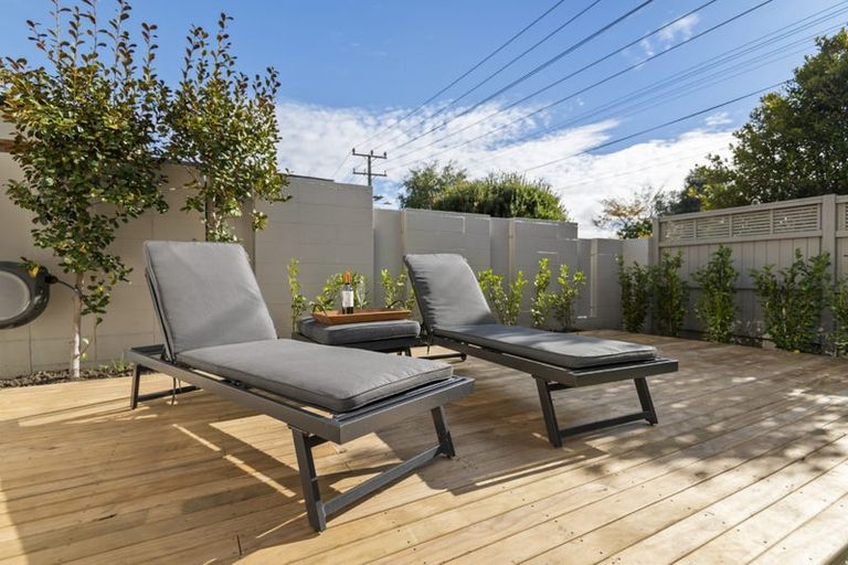 Photo of property in 33 Eversleigh Road, Belmont, Auckland, 0622