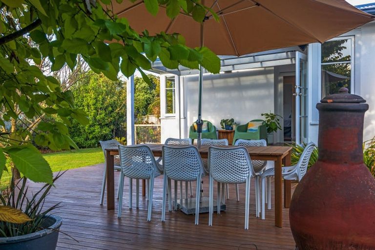 Photo of property in 1 Sinclair Avenue, Highbury, Palmerston North, 4412