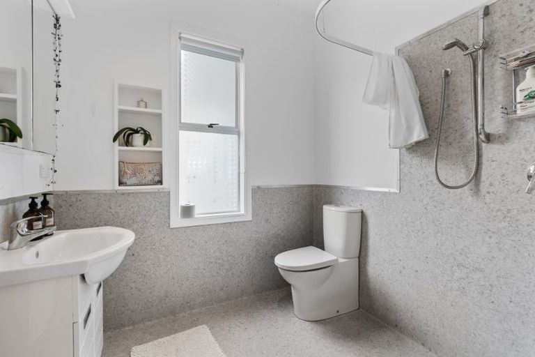 Photo of property in 13 Bracken Street, New Plymouth, 4310