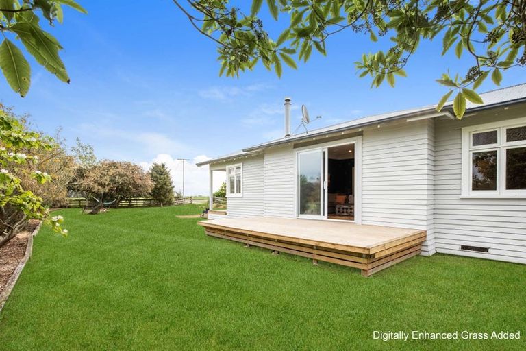 Photo of property in 90 Tane Road, Tokomaru, Palmerston North, 4474