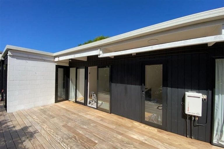 Photo of property in 3/246 Lake Road, Hauraki, Auckland, 0622