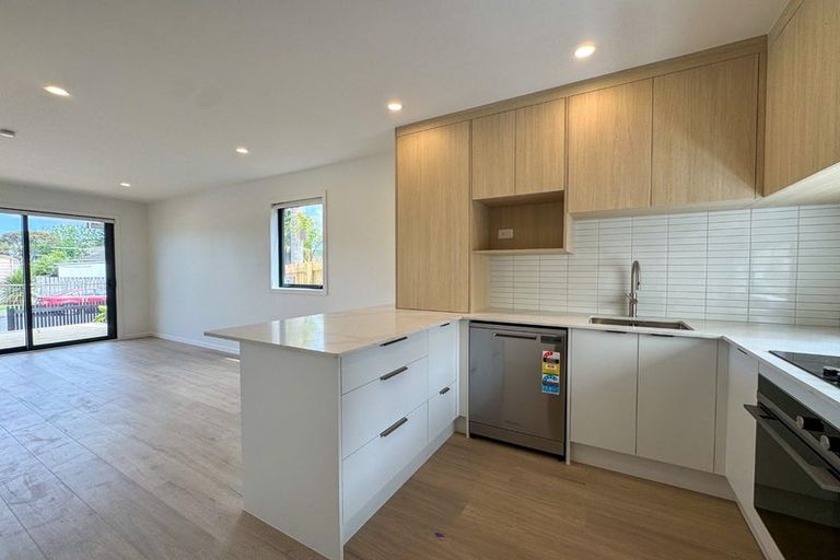 Photo of property in 30a Flaxdale Street, Birkdale, Auckland, 0626