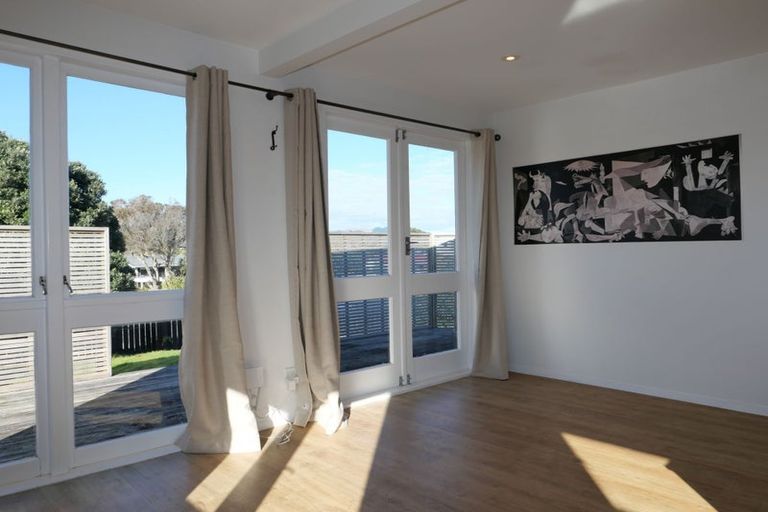 Photo of property in 29 Titoki Road, Waikanae Beach, Waikanae, 5036