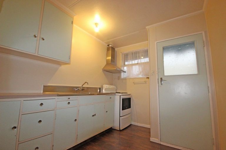 Photo of property in 2/105 Heretaunga Street, Palmerston North, 4414