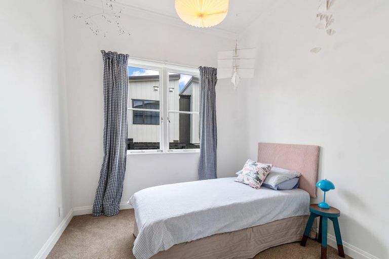 Photo of property in 236 Birkdale Road, Birkdale, Auckland, 0626