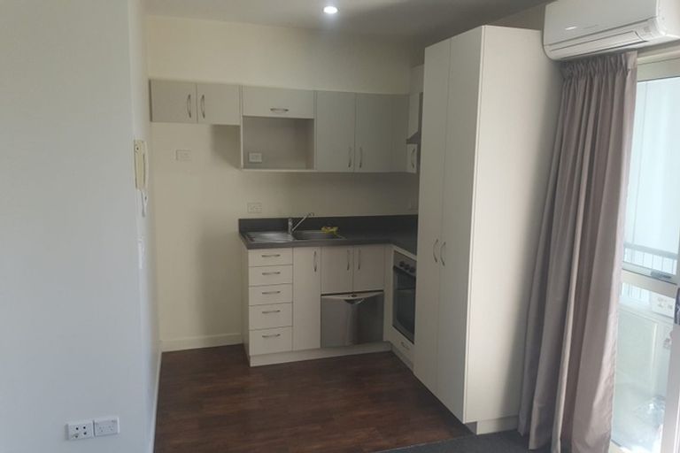 Photo of property in 28/30 Mathesons Road, Phillipstown, Christchurch, 8011