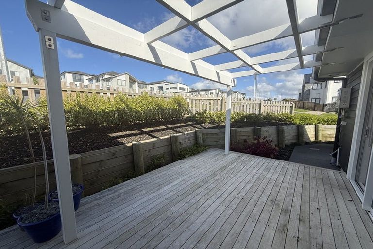 Photo of property in 37 Maraeariki Avenue, Orewa, 0931