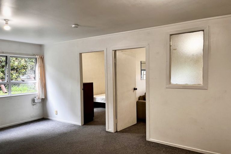 Photo of property in 1/44 Roberts Road, Glenfield, Auckland, 0629