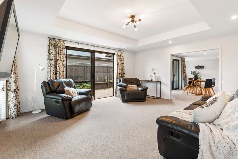 Photo of property in 16 Carrick Place, Mosgiel, 9024