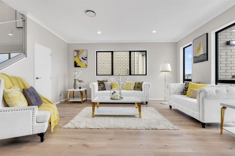 Photo of property in 5 Elevation Street, Flat Bush, Auckland, 2019