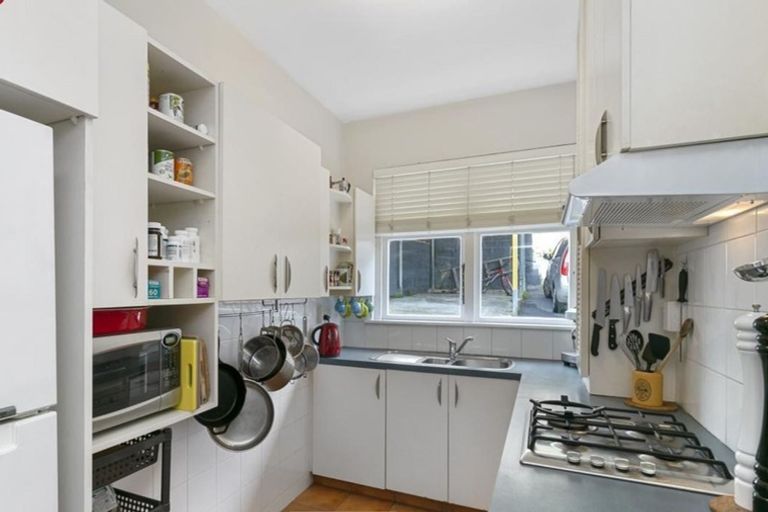 Photo of property in 1u5 Rixon Grove, Mount Victoria, Wellington, 6011