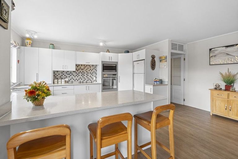 Photo of property in 11 Vista Motu, Red Beach, 0932