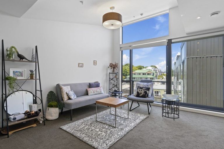 Photo of property in Nouvo Apartments, 5g/21 Rugby Street, Mount Cook, Wellington, 6021