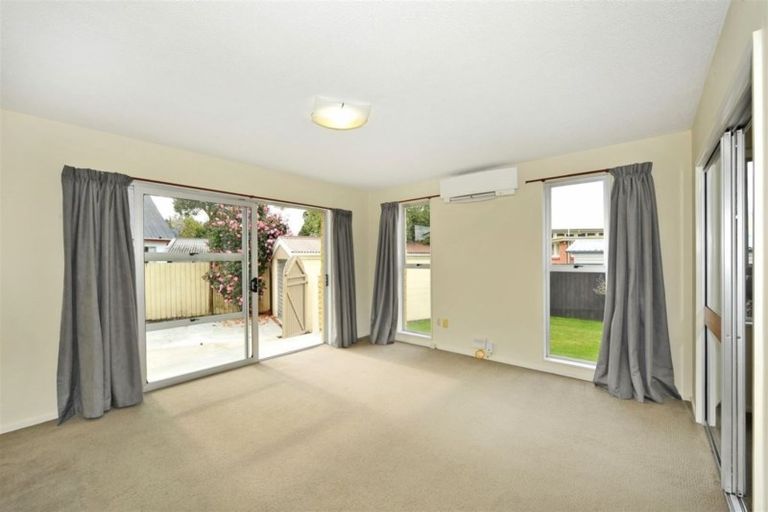Photo of property in 6 Bowman Place, Sockburn, Christchurch, 8042