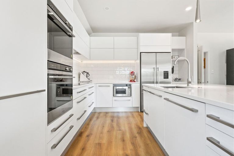 Photo of property in 1 Springvale Gardens, Harewood, Christchurch, 8051