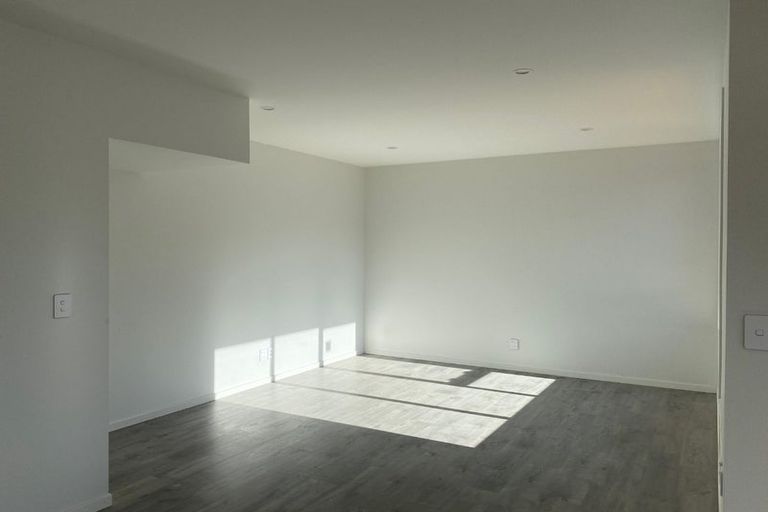 Photo of property in 30 Collins Avenue, Tawa, Wellington, 5028