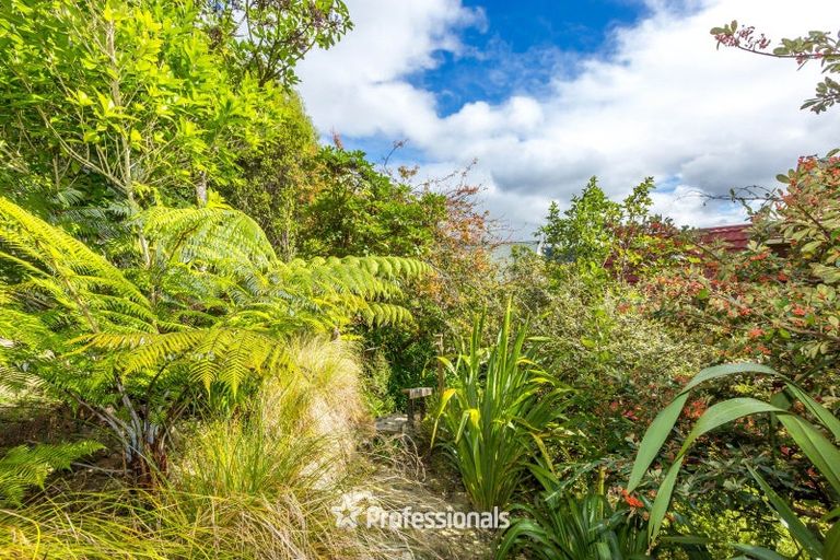 Photo of property in 8 Hobbit Lane, Pinehaven, Upper Hutt, 5371