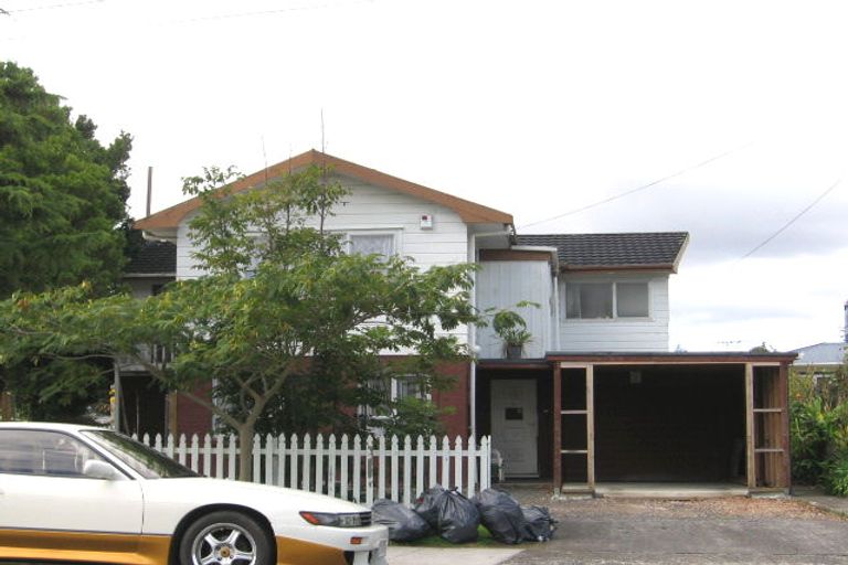 Photo of property in 11 Epping Road, Henderson, Auckland, 0610