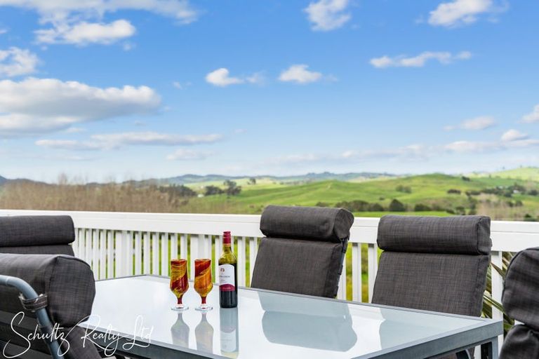 Photo of property in 70 Te Pahi River Drive, Paparoa, 0583