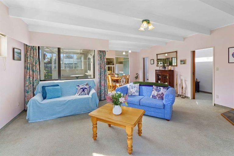 Photo of property in 1 Miro Street, Waikanae, 5036