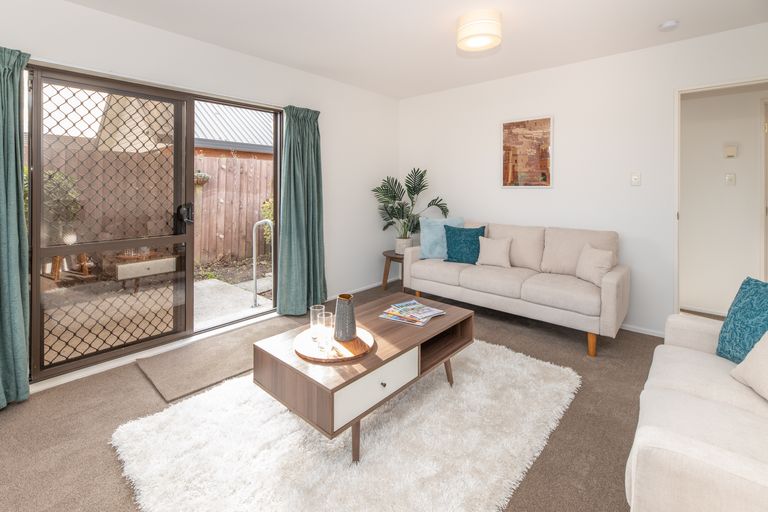 Photo of property in 1/20 Kirsten Place, Parklands, Christchurch, 8083