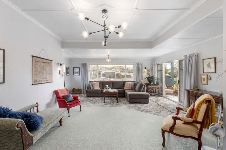 Photo of property in 99 Avondale Road, Greenmeadows, Napier, 4112