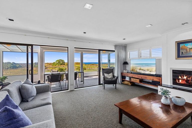 Photo of property in 820a Papamoa Beach Road, Papamoa Beach, Papamoa, 3118