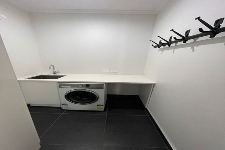 Photo of property in 8 Bellamont Street, Kumeu, 0810