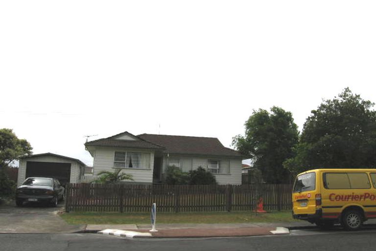 Photo of property in 35 Meadowood Drive, Unsworth Heights, Auckland, 0632
